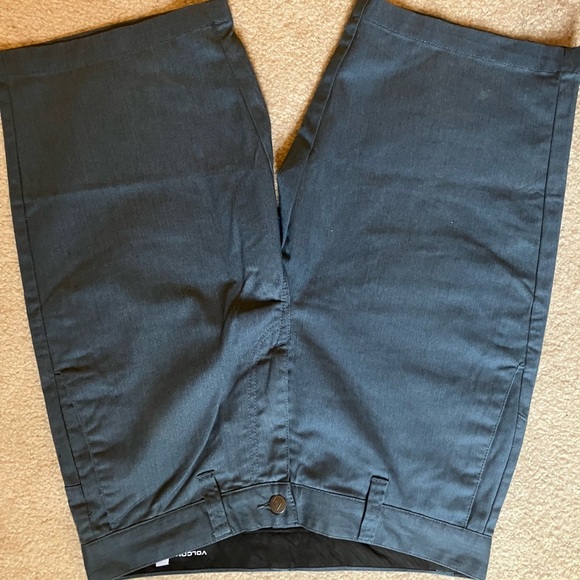 VOLCOM shorts NWOT men’s 29 waist. - Picture 1 of 7